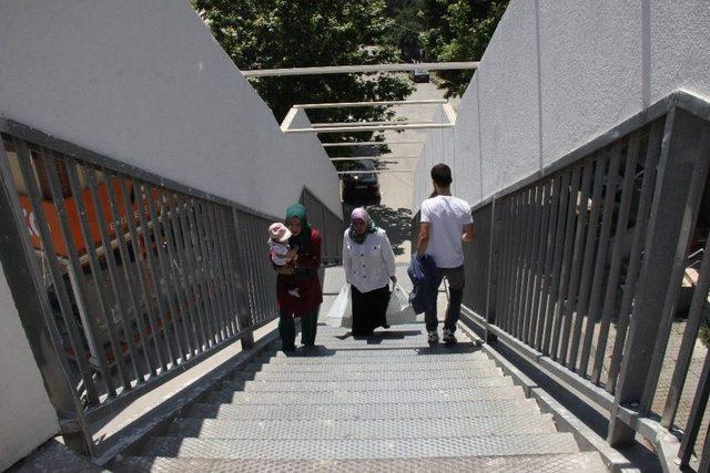 Evin İçini Gösteren Üst Geçidin Yıkım Kararı Onaylandı