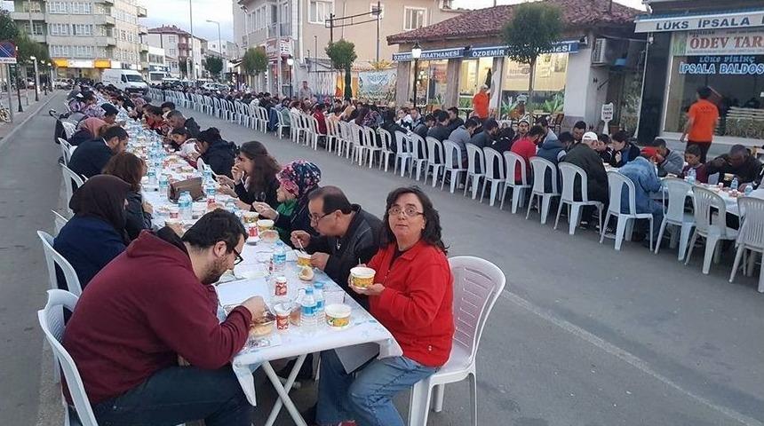 İpsala&rsquo;da Cadde İftarları Devam Ediyor