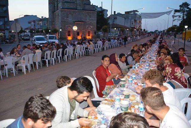 İpsala’da Cadde İftarları Devam Ediyor