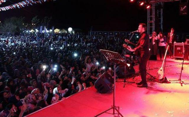 Van'da Orhan Ölmez Konseri