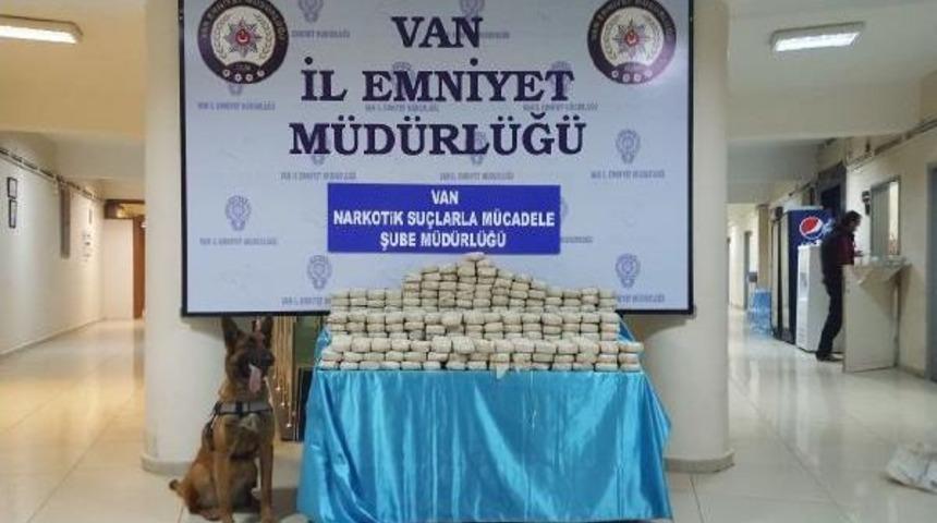 Van'da Hafif Ticari Ara&ccedil;tan 81 Kilo Eroin &Ccedil;ıktı