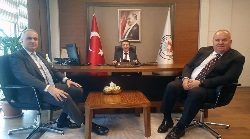 Başkan K&ouml;semusul, Bakan &Ouml;zl&uuml; İle Yerli Otomobil Hakkında G&ouml;r&uuml;şt&uuml;