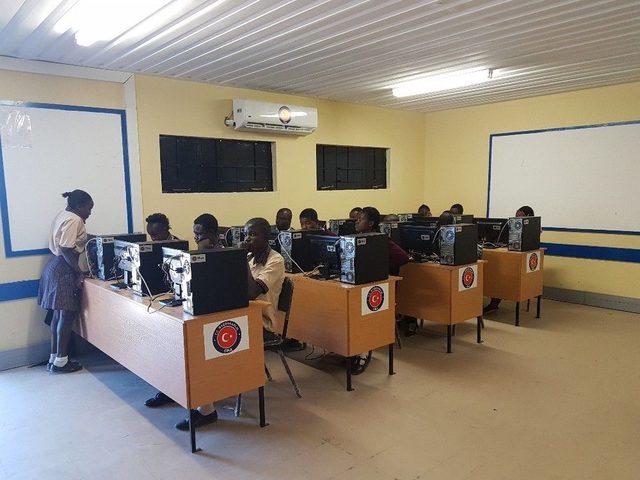 Tika Namibya’da Eğitime Desteğe Devam Ediyor