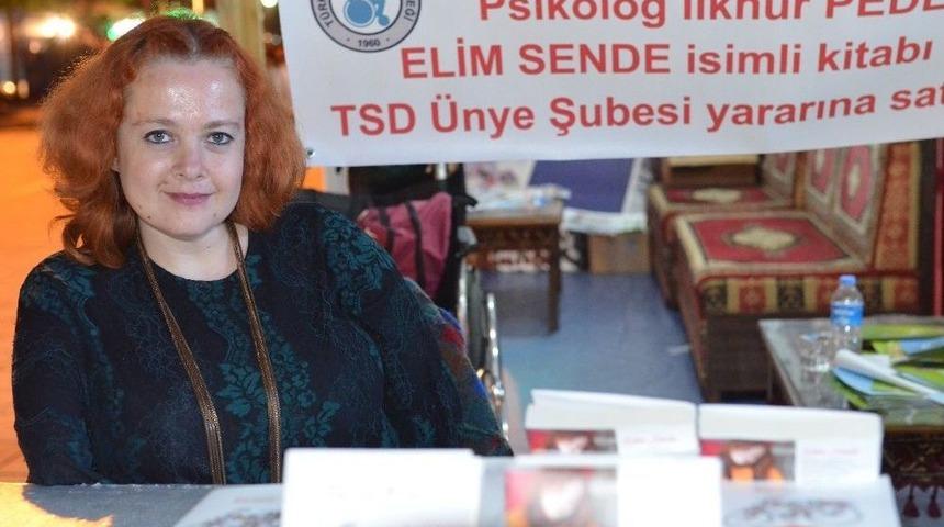 "elim Sende" Okurlarıyla Buluştu