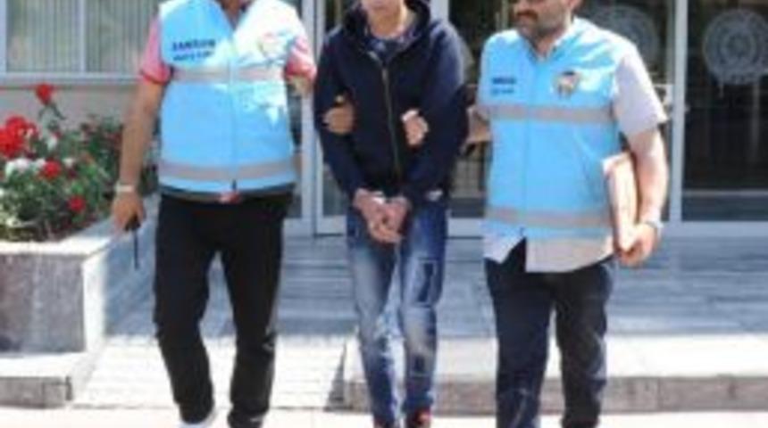 Suriyeli Kadının &Ccedil;antasını &Ccedil;alan Iraklı Yakalandı