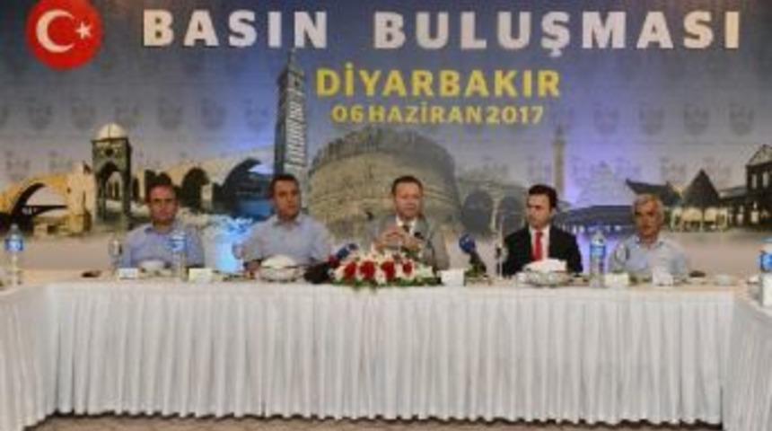 Diyarbakır Valisi Aksoy'dan 'kongre Turizmi' &Ccedil;ağrısı