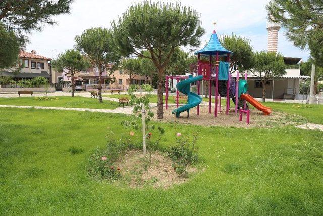 Burhaniye Belediyesi &Ouml;ğretmenler Mahallesi&rsquo;ne Yeni Bir Park Yaptı 1