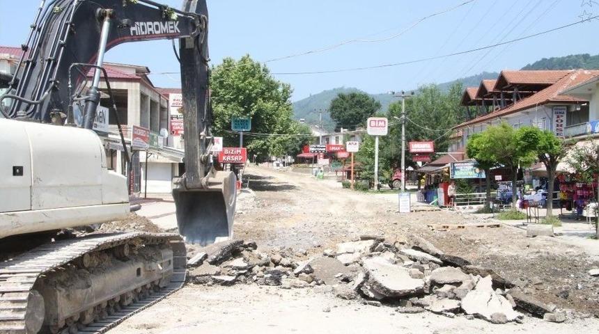 Kuzuluk İhlas Caddesi Baştan Sona Yenileniyor