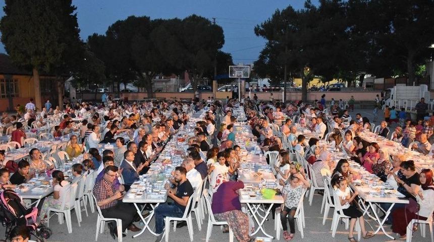 Şehzadeler Belediyesinden Kuşlubah&ccedil;e Mahallesinde İftar