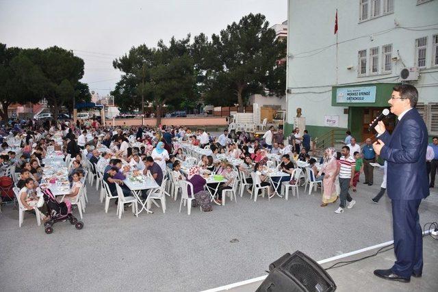 Şehzadeler Belediyesinden Kuşlubahçe Mahallesinde İftar