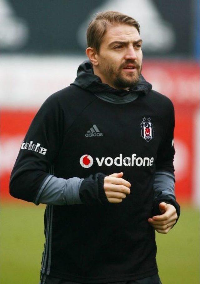 Beşiktaş, Caner Erkin’i Açıkladı