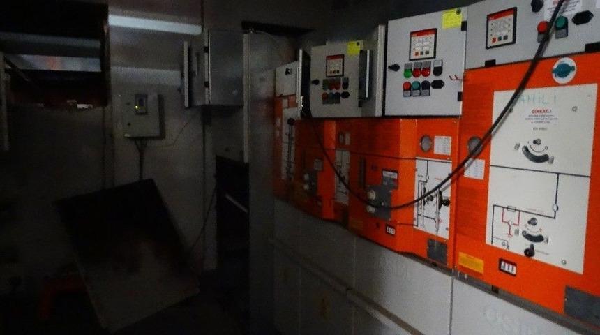 Trafoda Patlama Binayı Tahliye Ettirdi