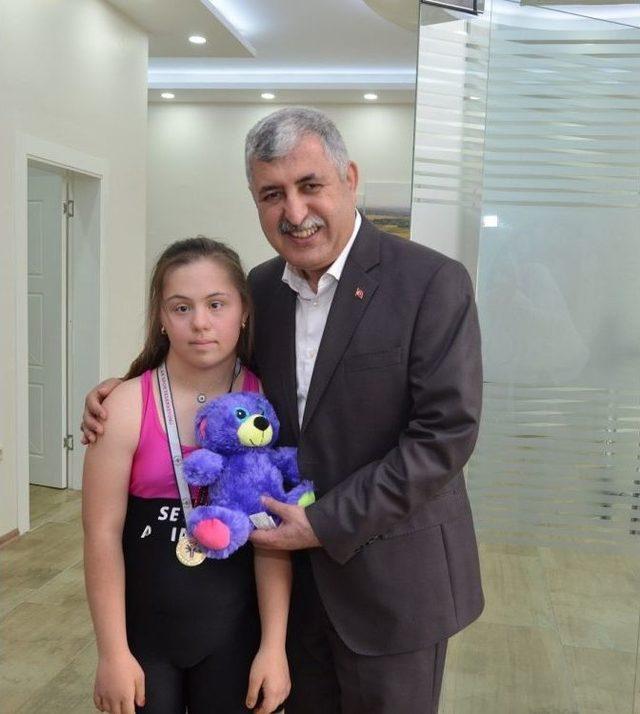 Başkan Polat, Şampiyonları Ağırladı 1