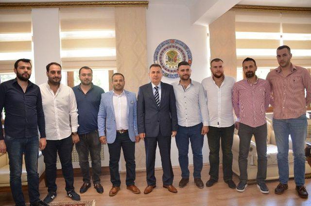 Bilecikspor Y&ouml;netim Kurulu &Uuml;yelerinden Vali Elban&rsquo;a Ziyaret 1