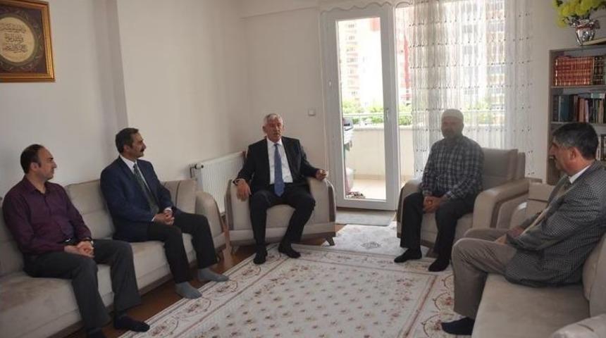 Şehitler İ&ccedil;in &Ouml;ğrencilerin Okuduğu Hatimlerin Duası Yapıldı