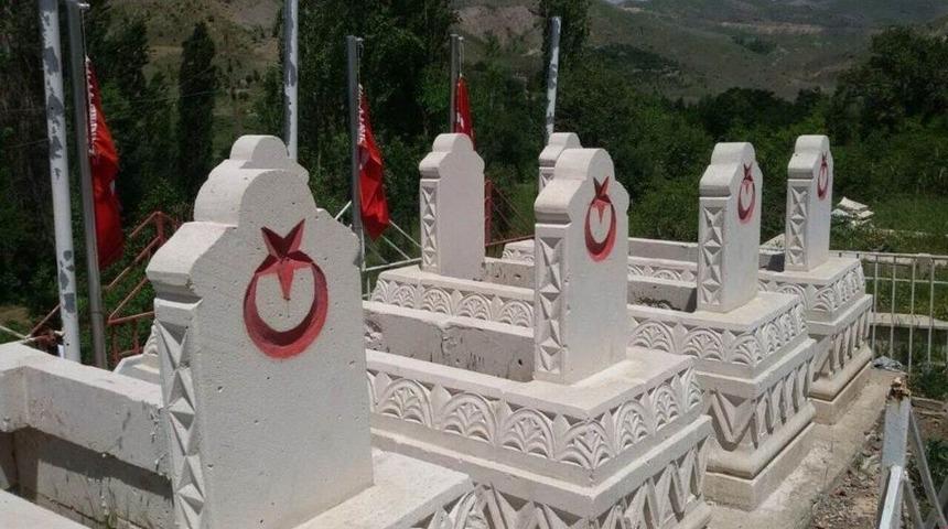 Sason&rsquo;da Şehit Mezarlığı Yenilendi