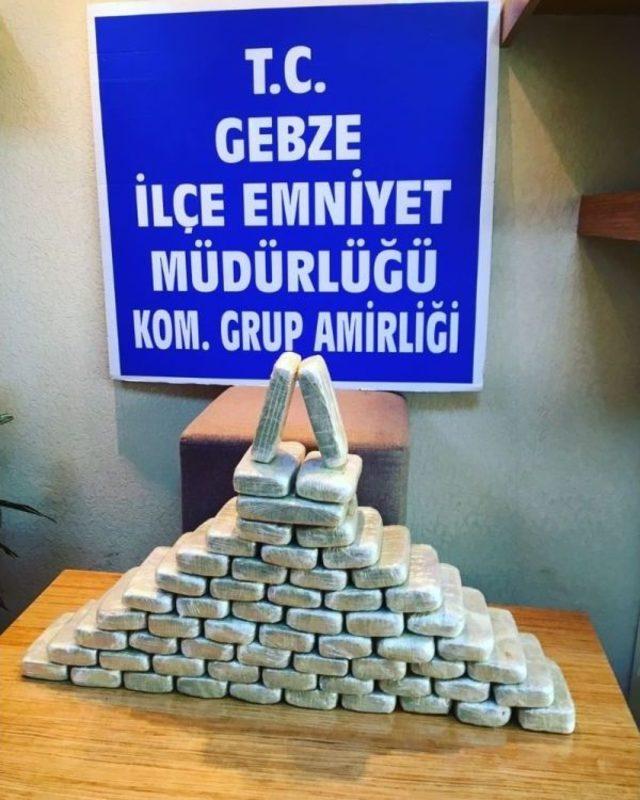 Vip Minibüsten 30 Kilo Eroin Çıktı