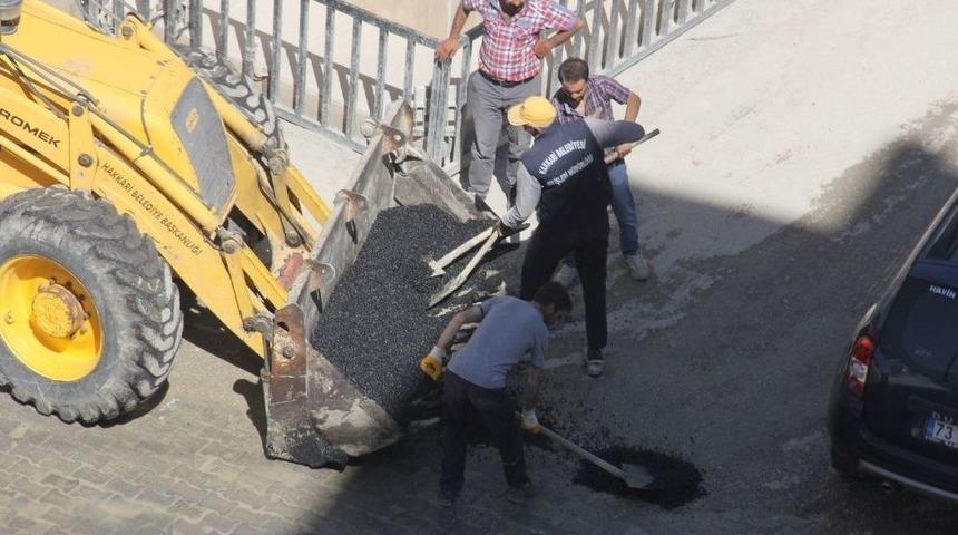 Hakkari&rsquo;de Kasisli Yolar Asfaltla Kapatıldı