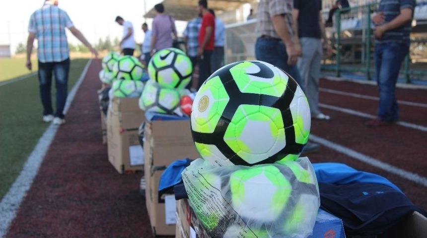 Belediyeden Amat&ouml;r Futbol Spor Kul&uuml;plerine Yardım