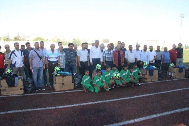 Belediyeden Amatör Futbol Spor Kulüplerine Yardım