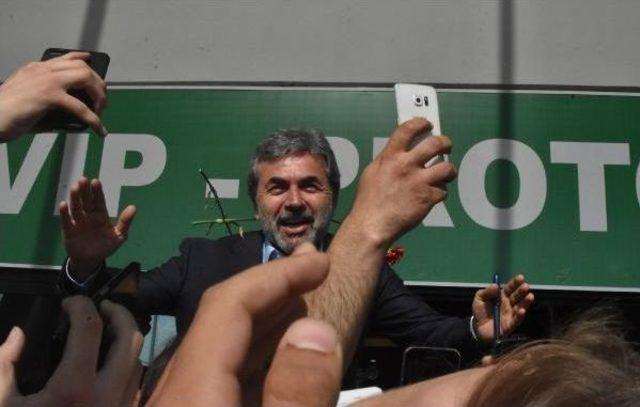 Aykut Kocaman'a, Konyaspor'dan 'kocaman Veda Töreni'