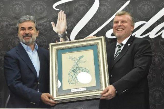 Aykut Kocaman'a, Konyaspor'dan 'kocaman Veda Töreni'