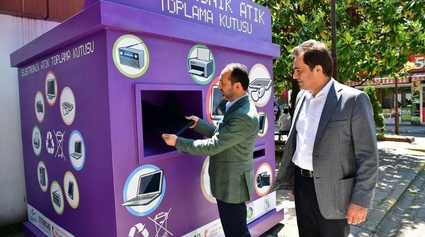 &Uuml;nye&rsquo;de Elektronik Atık Kutusu