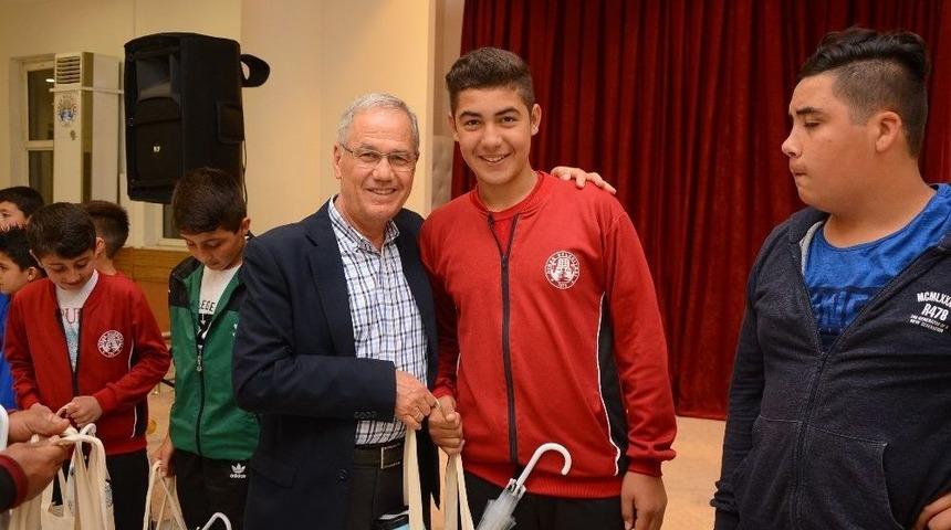 Dinarlı Minik G&uuml;reş&ccedil;iler T&uuml;rkiye &Ccedil;apında Derece Yaptılar