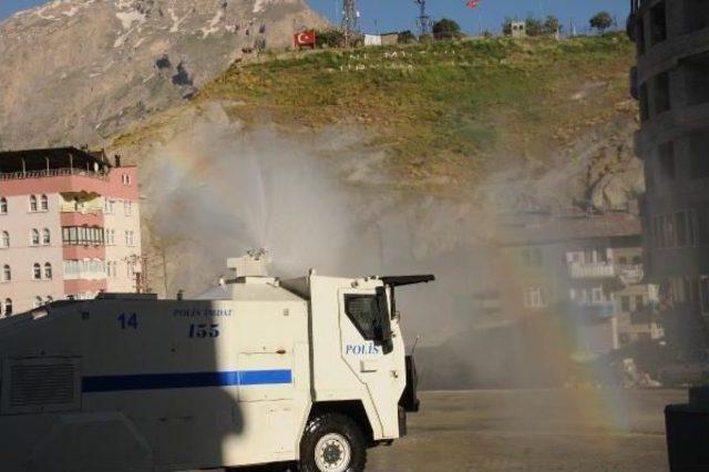 Toma'lar Bu Kez Hakkari Caddelerini Yıkadı