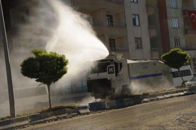 Toma'lar Bu Kez Hakkari Caddelerini Yıkadı