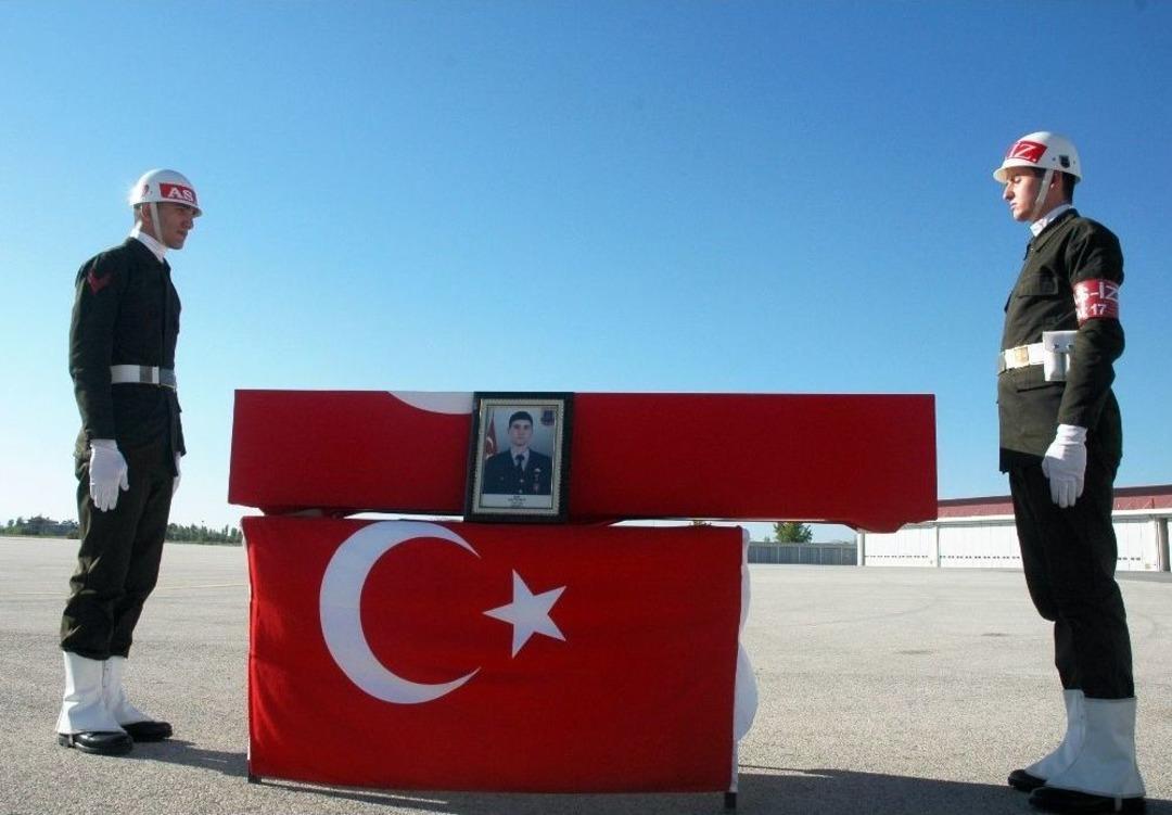 Şehit Askere Uğurlama T&ouml;reni