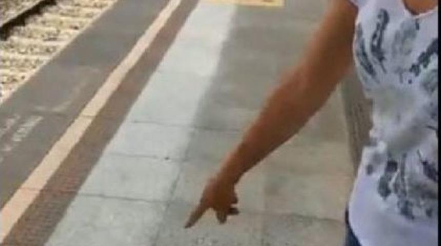 Bursa Metrosunda 'kadınlara &Ouml;zel Vagon' Uygulamasına Tepki