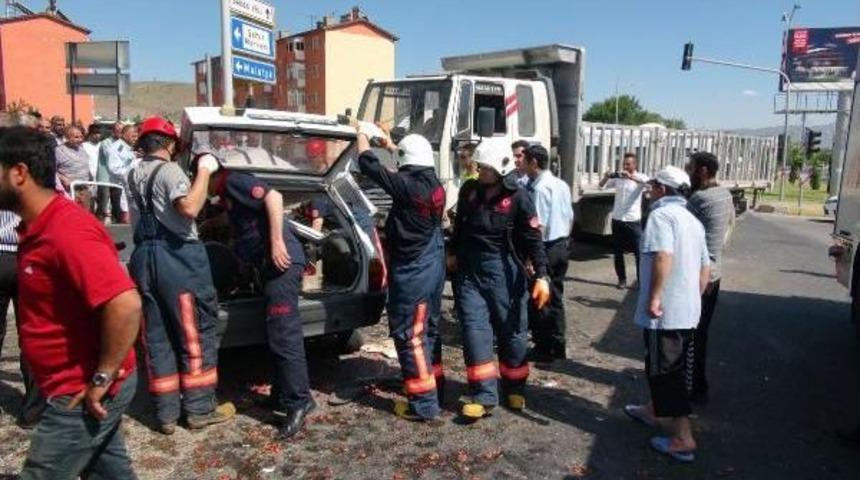 Elazığ'da Kaza: 1 &Ouml;l&uuml;, 2 Yaralı