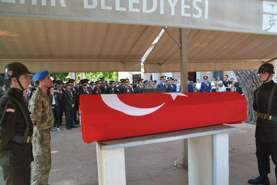 Şehit Asker Son Yolculuğuna Uğurlandı