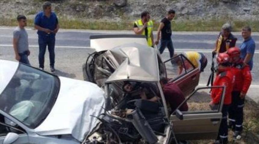 Otomobiller &Ccedil;arpıştı, 2 Yaralı