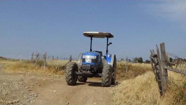 Traktöre Bağlı Su Tankeri Devrilince Altında Kalan Çocuk Öldü