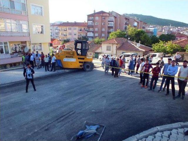 Rampada Kontrolden Çıkan Silindir, Kaldırımdaki Imamı Ezdi