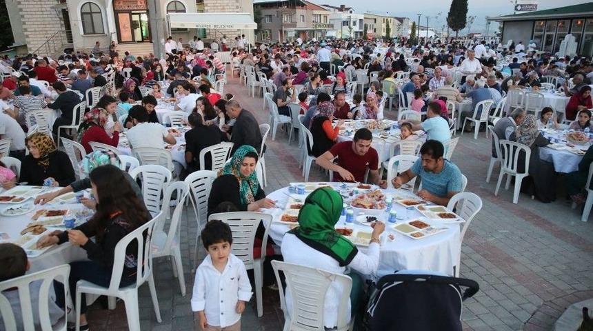 Ramazan Birlikteliği Mahalle İftarlarında Yaşanıyor