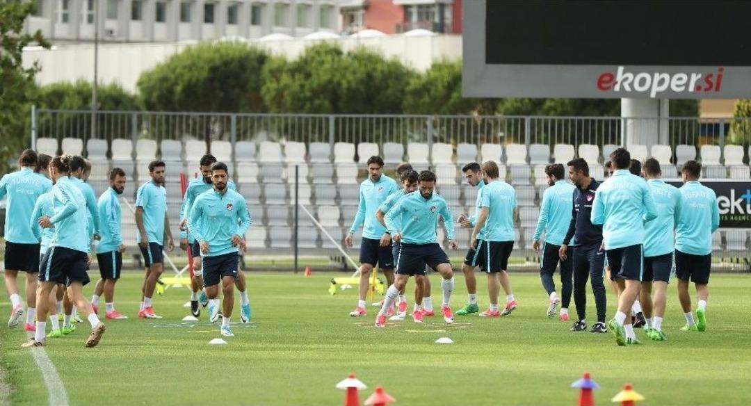 A Milli Takım, Kosova Ma&ccedil;ı Hazırlıklarını S&uuml;rd&uuml;r&uuml;yor