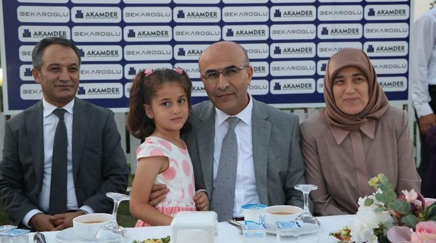 Akamder&rsquo;den Kimsesiz &Ccedil;ocuklara İftar Yemeği