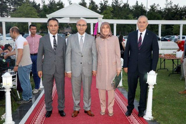 Akamder’den Kimsesiz Çocuklara İftar Yemeği 1