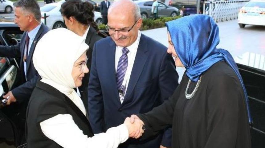Emine Erdoğan, 15 Temmuz Ve Ter&ouml;rle M&uuml;cadele Gazileriyle Iftar Yemeğinde Buluştu