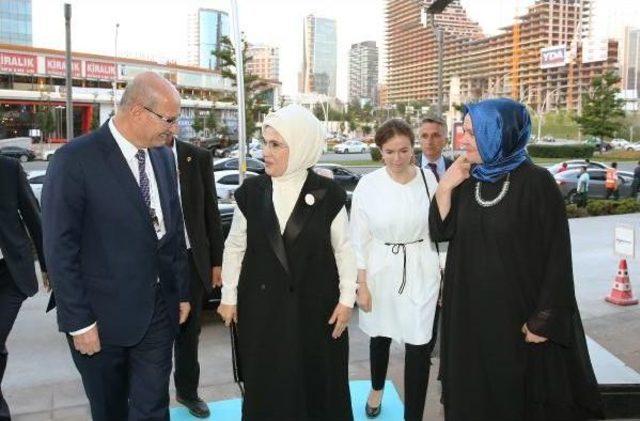 Emine Erdoğan, 15 Temmuz Ve Terörle Mücadele Gazileriyle Iftar Yemeğinde Buluştu