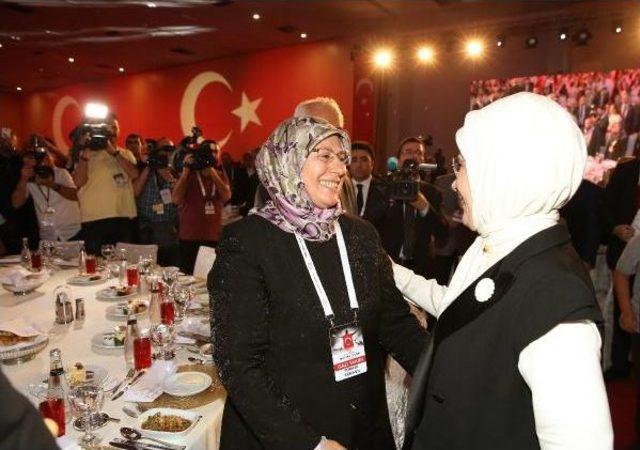 Emine Erdoğan, 15 Temmuz Ve Terörle Mücadele Gazileriyle Iftar Yemeğinde Buluştu