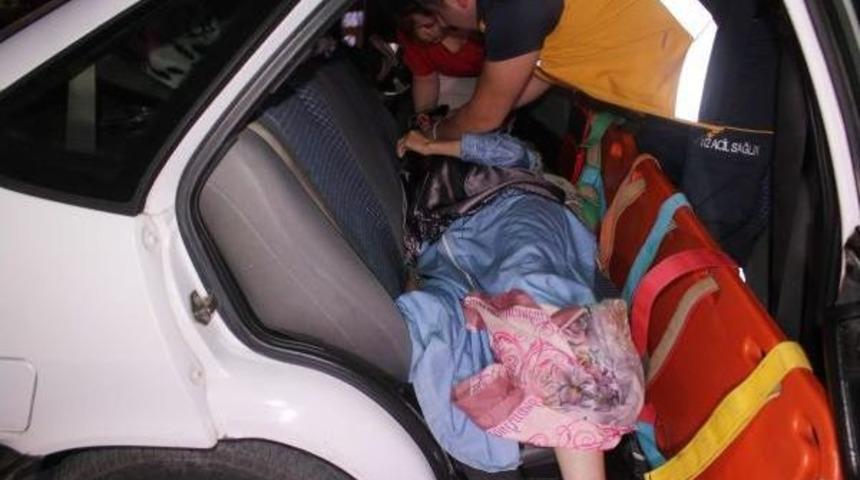 Otomobiller &Ccedil;arpıştı: 9 Yaralı