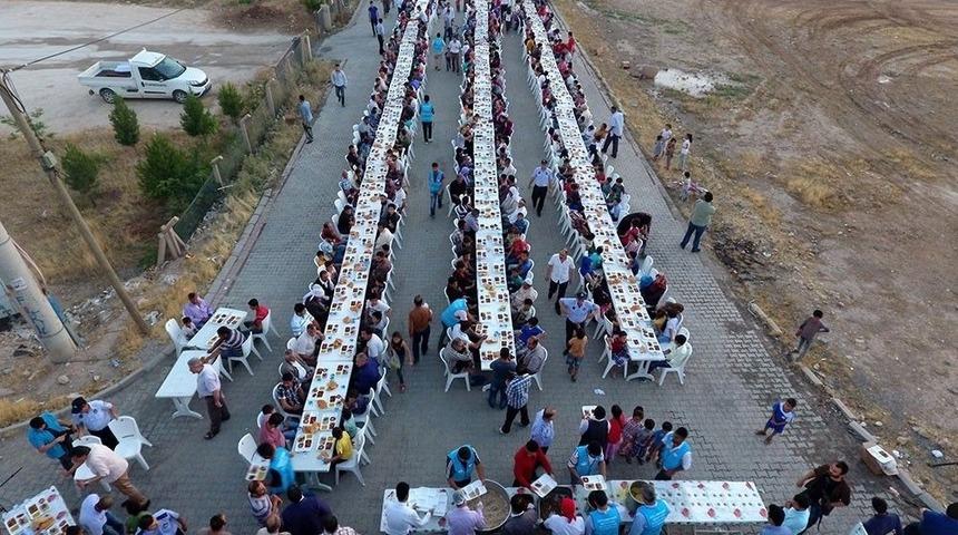 Suriye Sınırında İftar Coşkusu