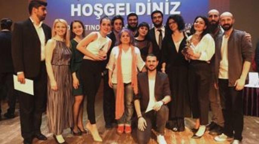 &Uuml;niversitelerarası Tiyatro Festivali&rsquo;nden İa&uuml;&rsquo;ye &Ccedil;ifte &Ouml;d&uuml;l!