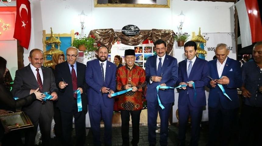 Ke&ccedil;i&ouml;ren Uluslararası Ramazan Etkinlikleri&rsquo;nde Endonezya Gecesi
