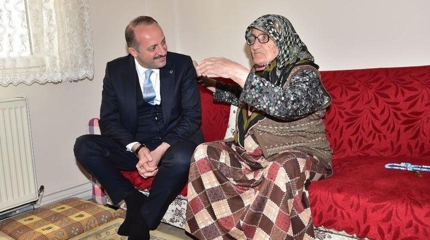 Başkan Akg&uuml;l&rsquo;den S&uuml;rpriz Ev Ziyaretleri