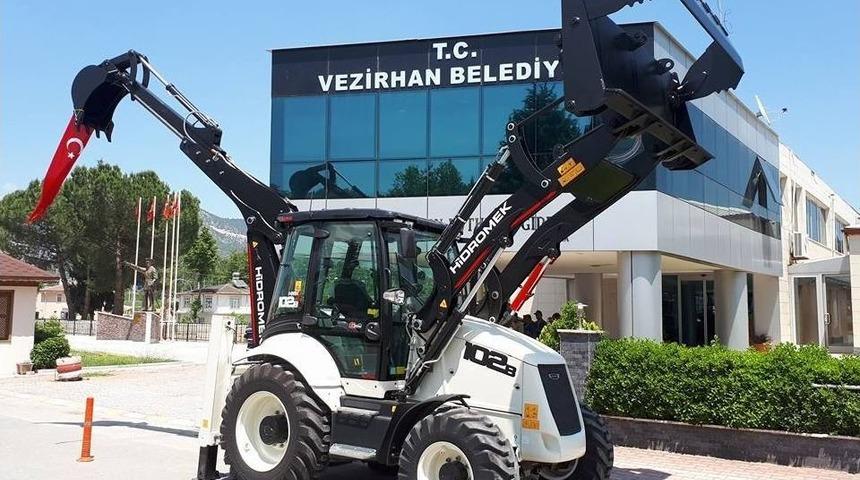 Vezirhan Belediyesi Araç Filosuna Yeni İş Makinesi Eklendi
